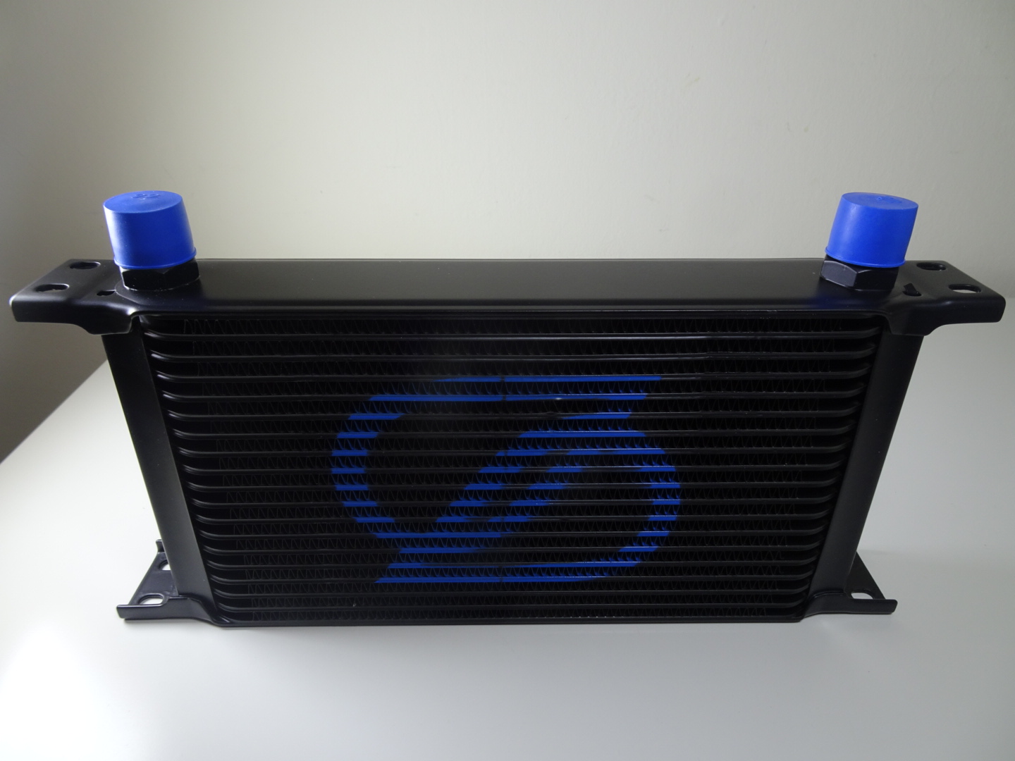 SKADI Oil Cooler, 19-rows, black w. SKADI Logo, AN-10, Mocal Style